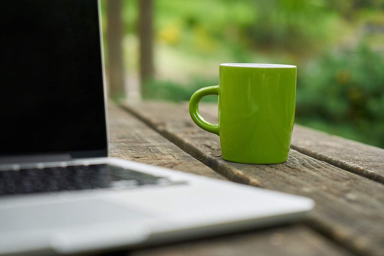 Czasami obserwując rynek komputerów i laptopów dojść możemy do wniosku, że ceny są często nieadekwatne do tego, co dostajemy