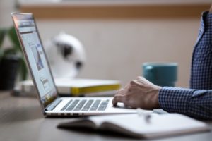 Toshiba Satellite Pro L50-G dedykowany jest głównie użytkownikom biznesowym, jednak urządzenie jest pod tym względem dość uniwersalne i bez problemu może także służyć jako narzędzie pracy osobom prywatnym